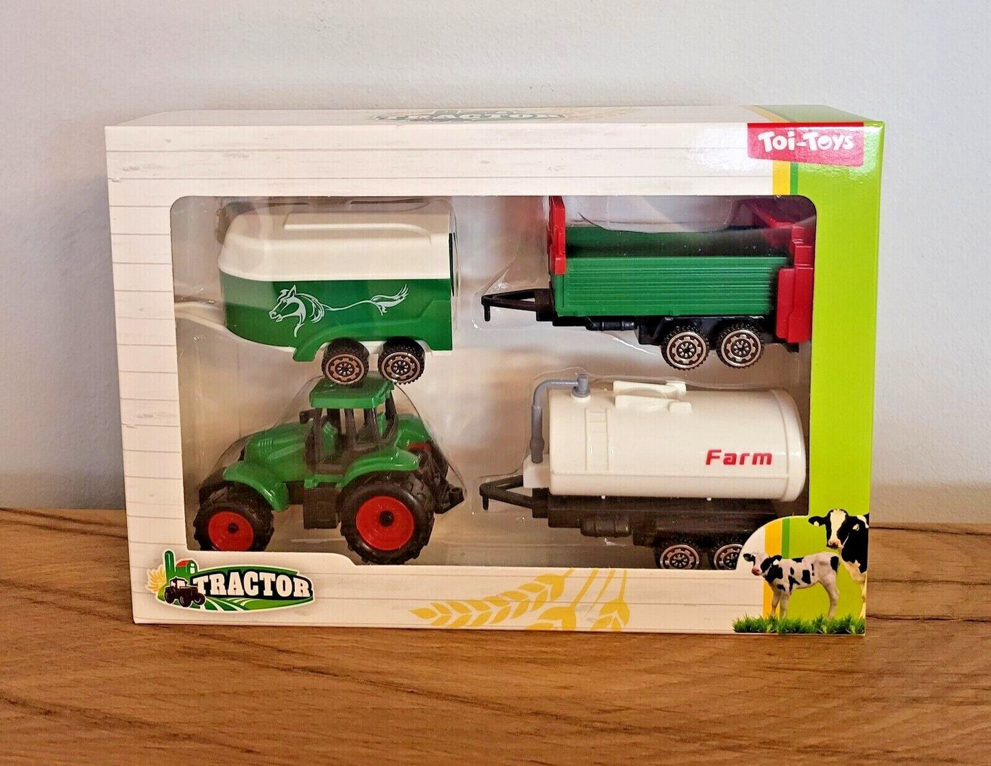Traktor mit drei Anhänger Spielzeugauto Kinder Geschenkbox Bau Garten Fahrzeug ca. 14x21cm sortiert