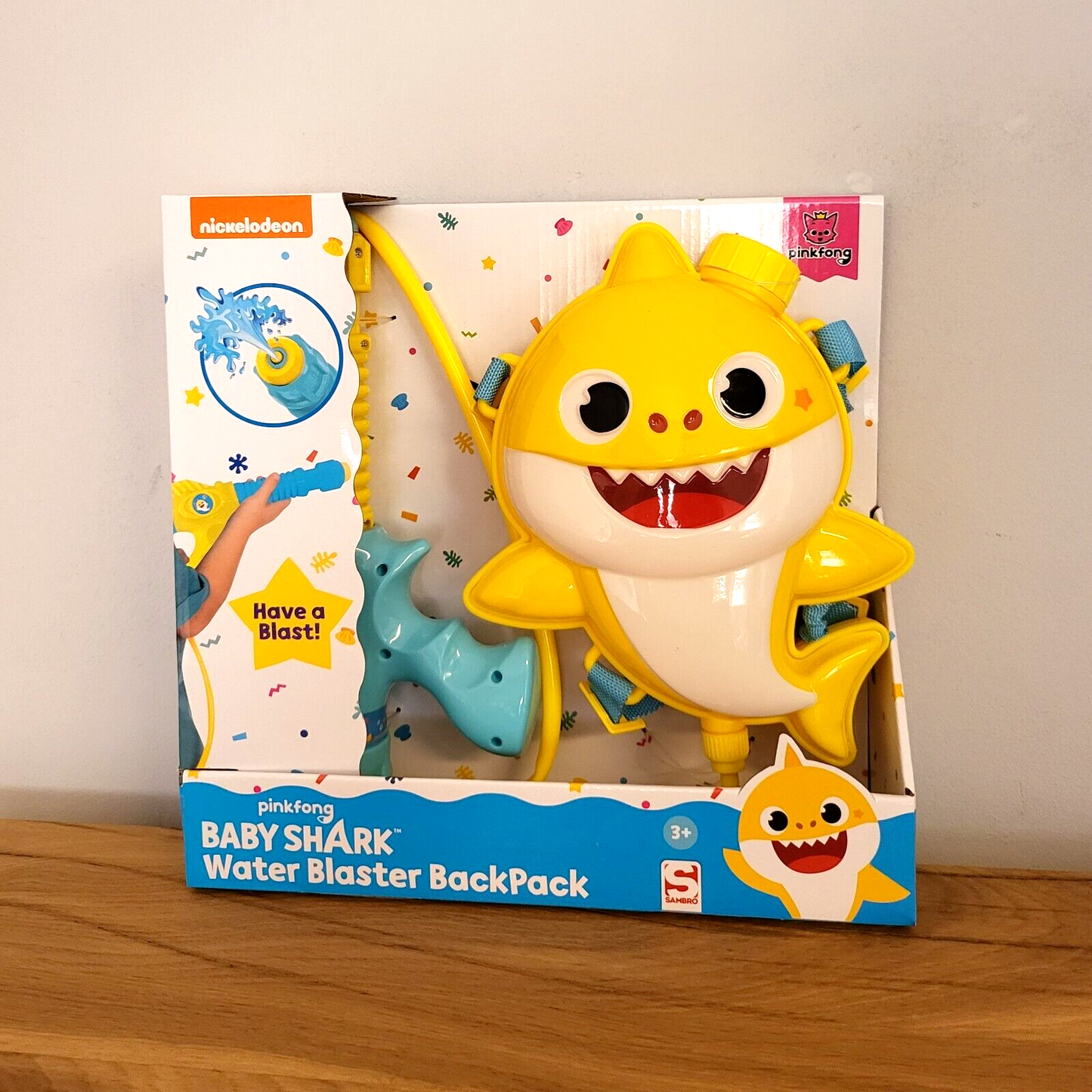 Baby Shark Wasserpistole Outdoor Spielzeug Kinder mit Rucksack ca. 26+22 cm NEU