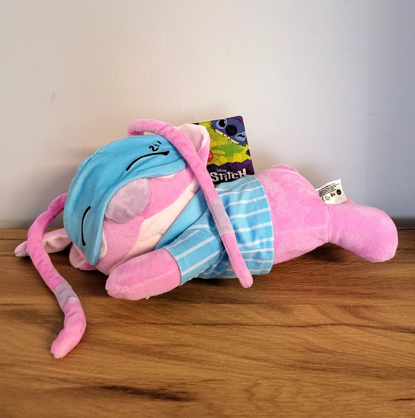 Disney Engel Angel mit Maske liegend wach schlafend Plüschtier Spielzeug Strampler Pyjama Kuscheltier Lilo&Stitch NEU