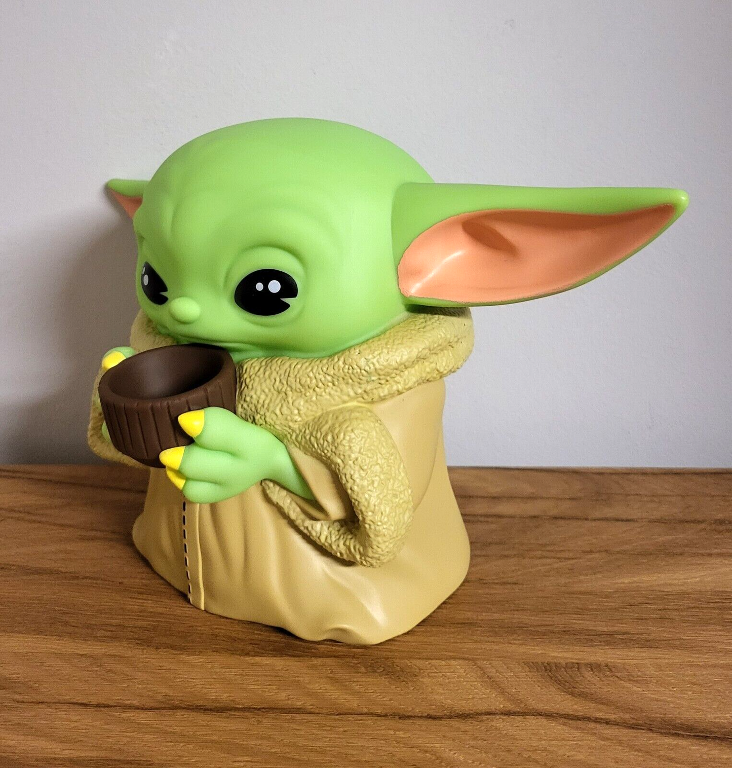 Star Wars Spardose Grogu The Child with Cup 20 cm Figur Yoda Mandalorian NEU
