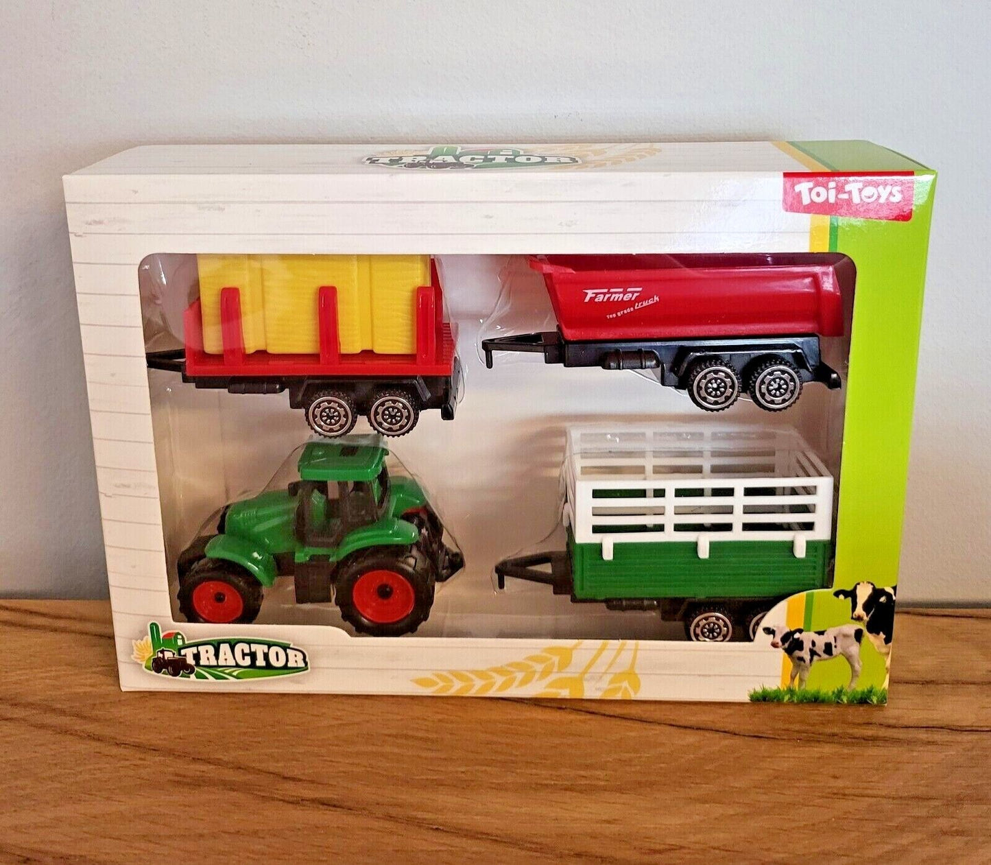 Traktor mit drei Anhänger Spielzeugauto Kinder Geschenkbox Bau Garten Fahrzeug ca. 14x21cm sortiert