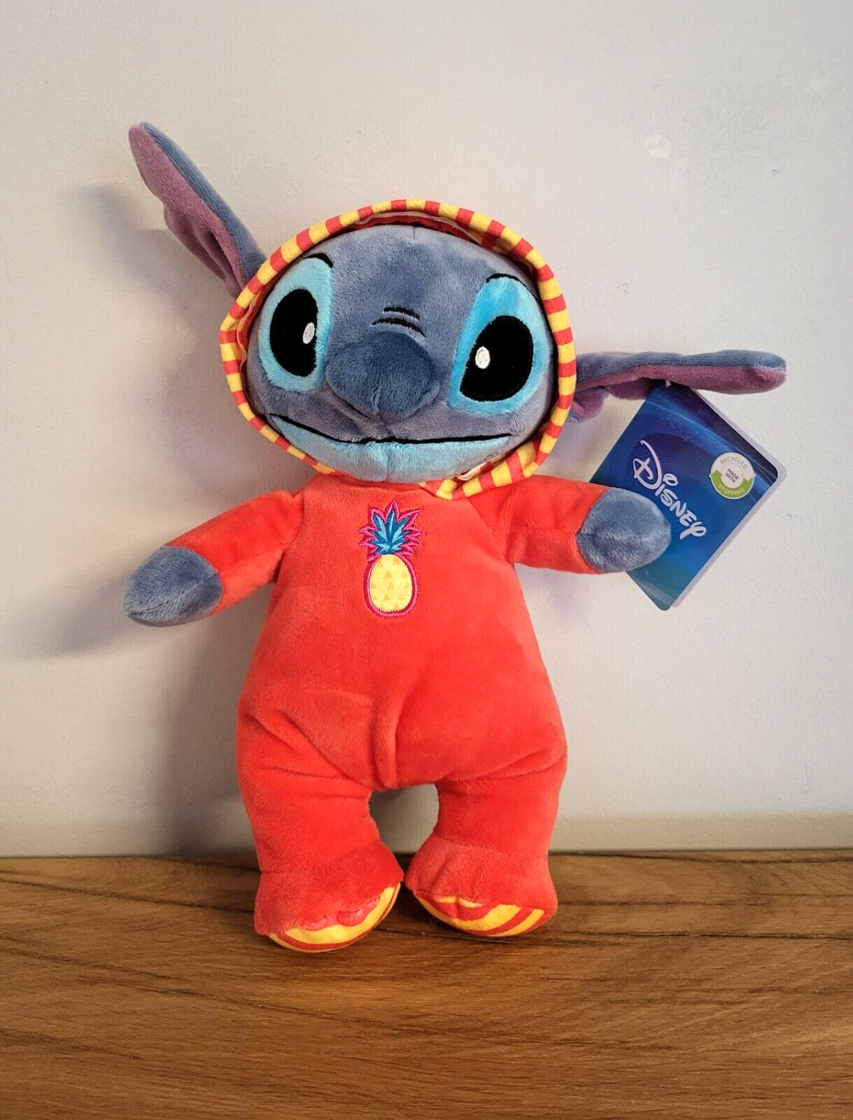 Disney Plüsch Stofftier Kuscheltier Stitch Pyjama Party im Strampler rot NEU