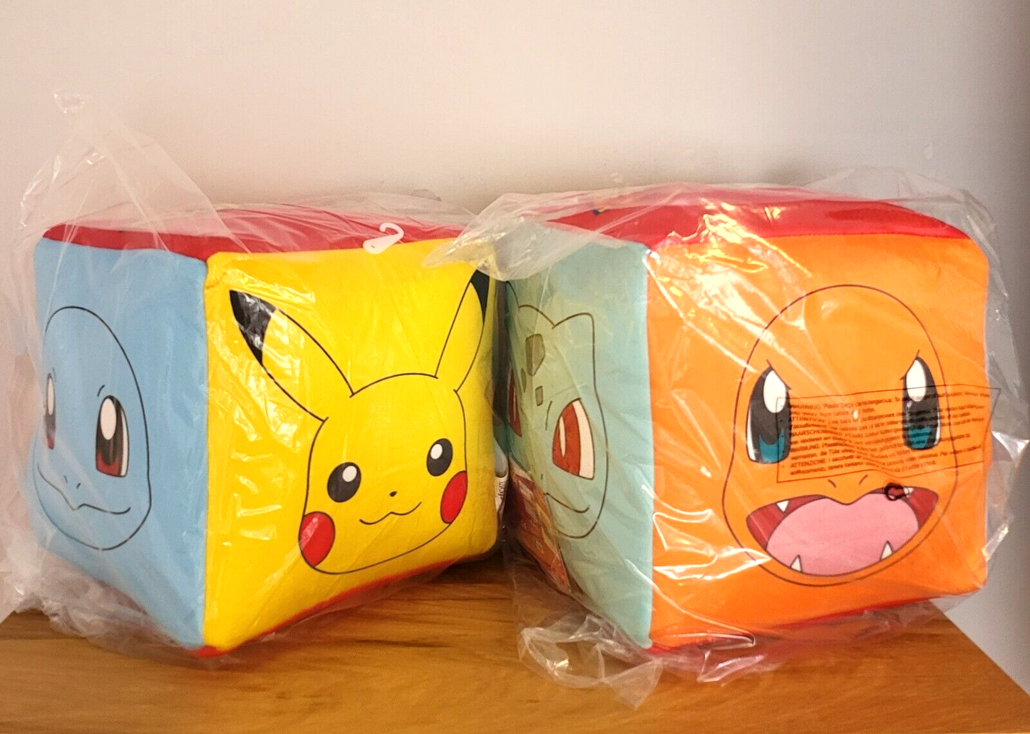 Pokemon Plüsch Pikachu Würfel Kissen Starter Glumanda Schiggy Bisasam Formkissen Sitzkissen Spielzeug Kinder
