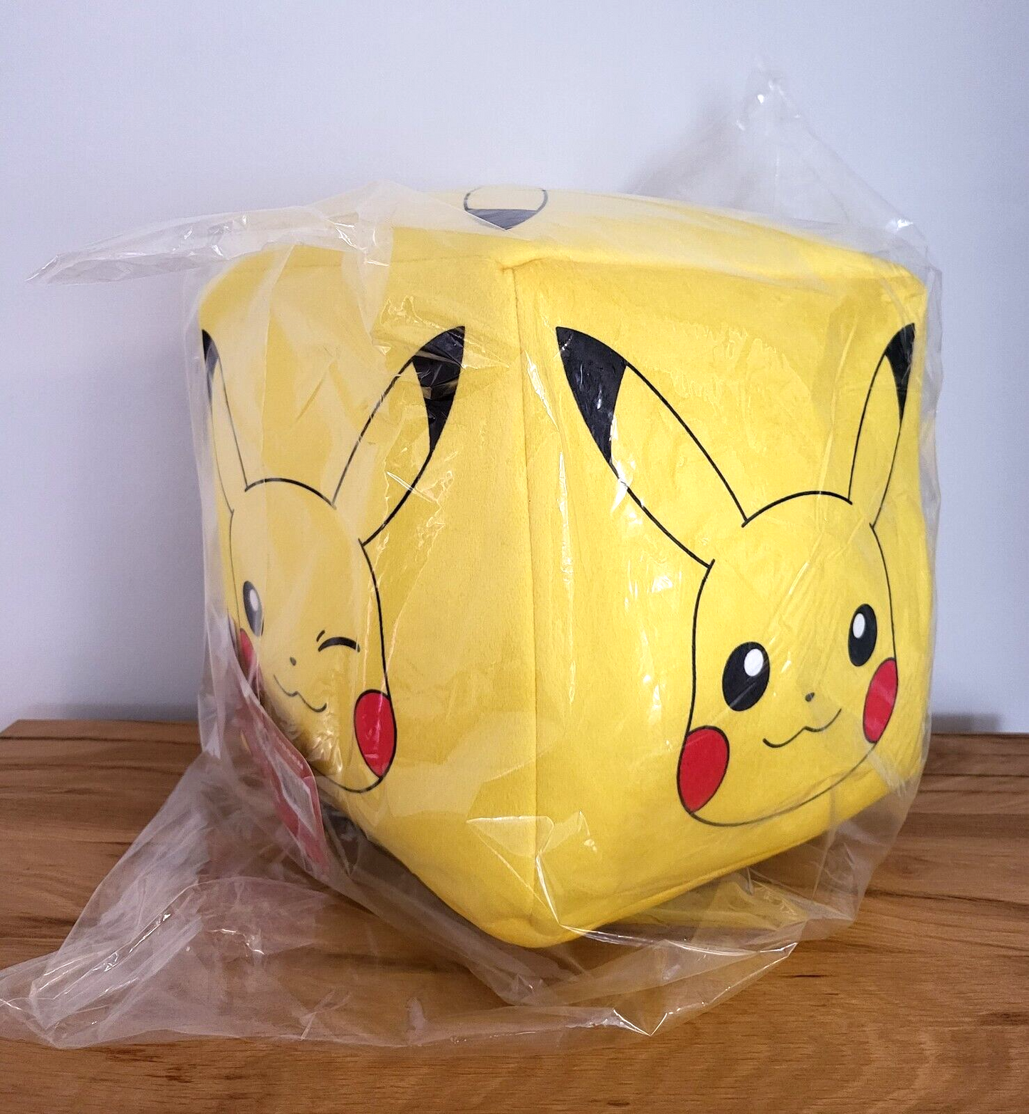 Pokemon Plüsch Pikachu Würfel Kissen Stofftier Kuscheltier Formkissen Sitzkissen Spielzeug Kinder NEU