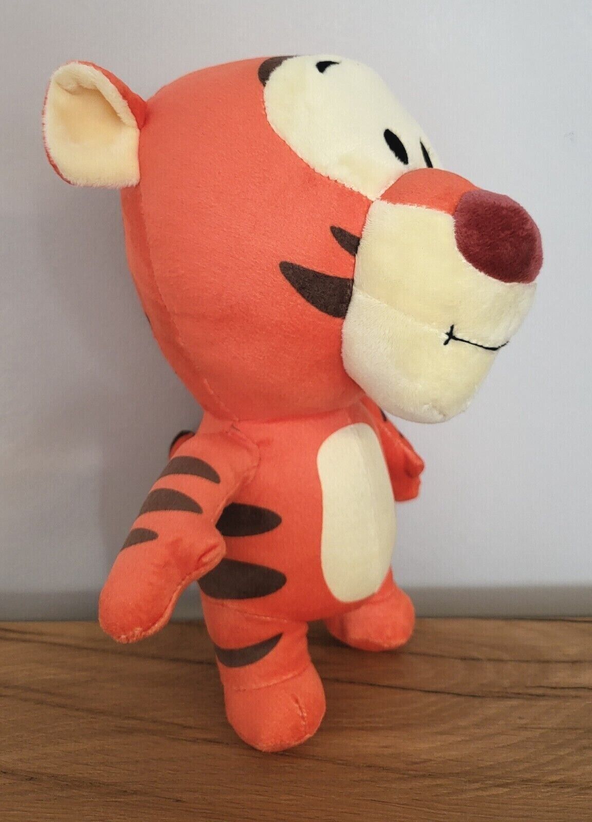 Disney Plüsch Stofftier Kuscheltier Winnie Pooh Puuh Tigger mit SOUND 27cm NEU