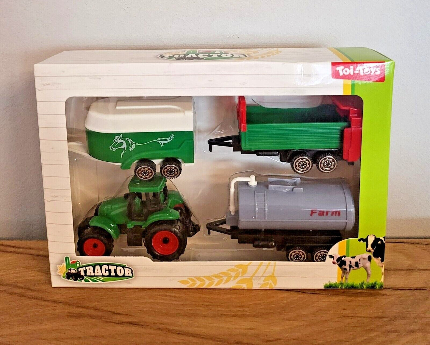 Traktor mit drei Anhänger Spielzeugauto Kinder Geschenkbox Bau Garten Fahrzeug ca. 14x21cm sortiert
