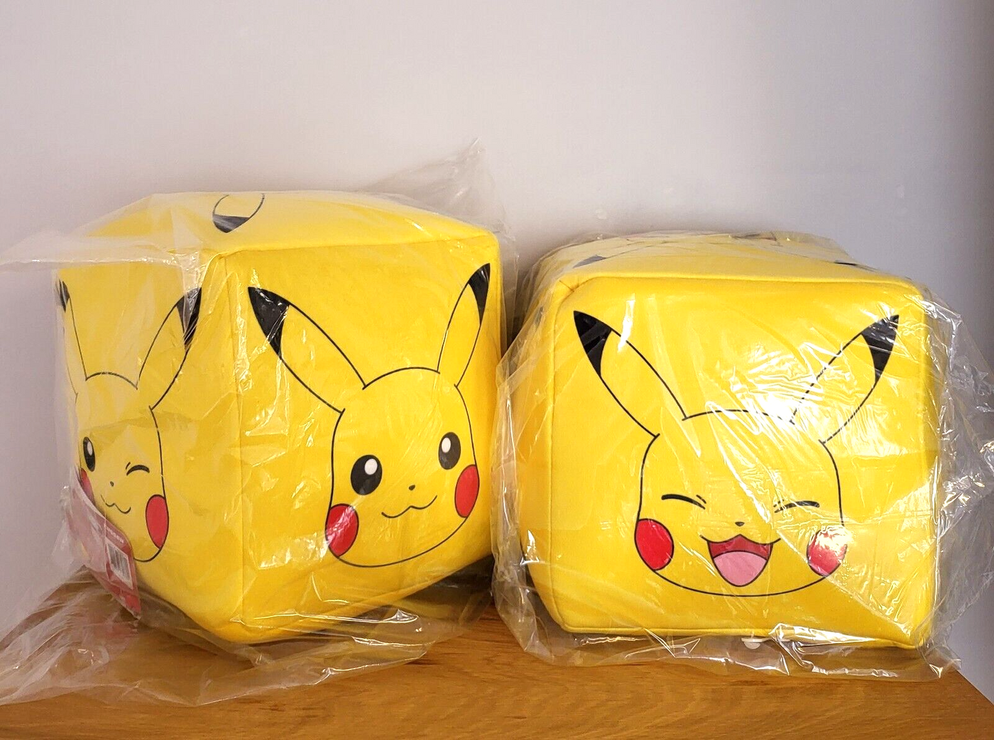 Pokemon Plüsch Pikachu Würfel Kissen Stofftier Kuscheltier Formkissen Sitzkissen Spielzeug Kinder NEU
