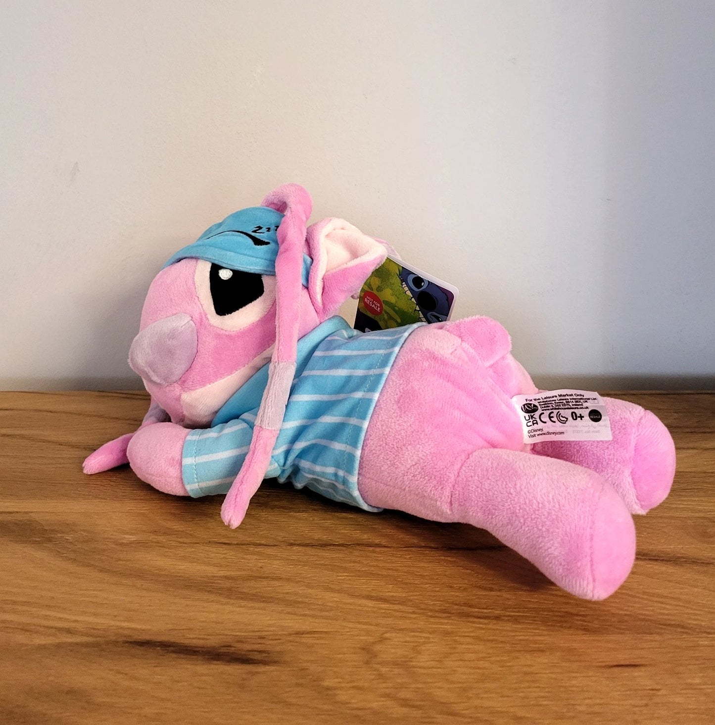 Disney Engel Angel mit Maske liegend wach schlafend Plüschtier Spielzeug Strampler Pyjama Kuscheltier Lilo&Stitch NEU