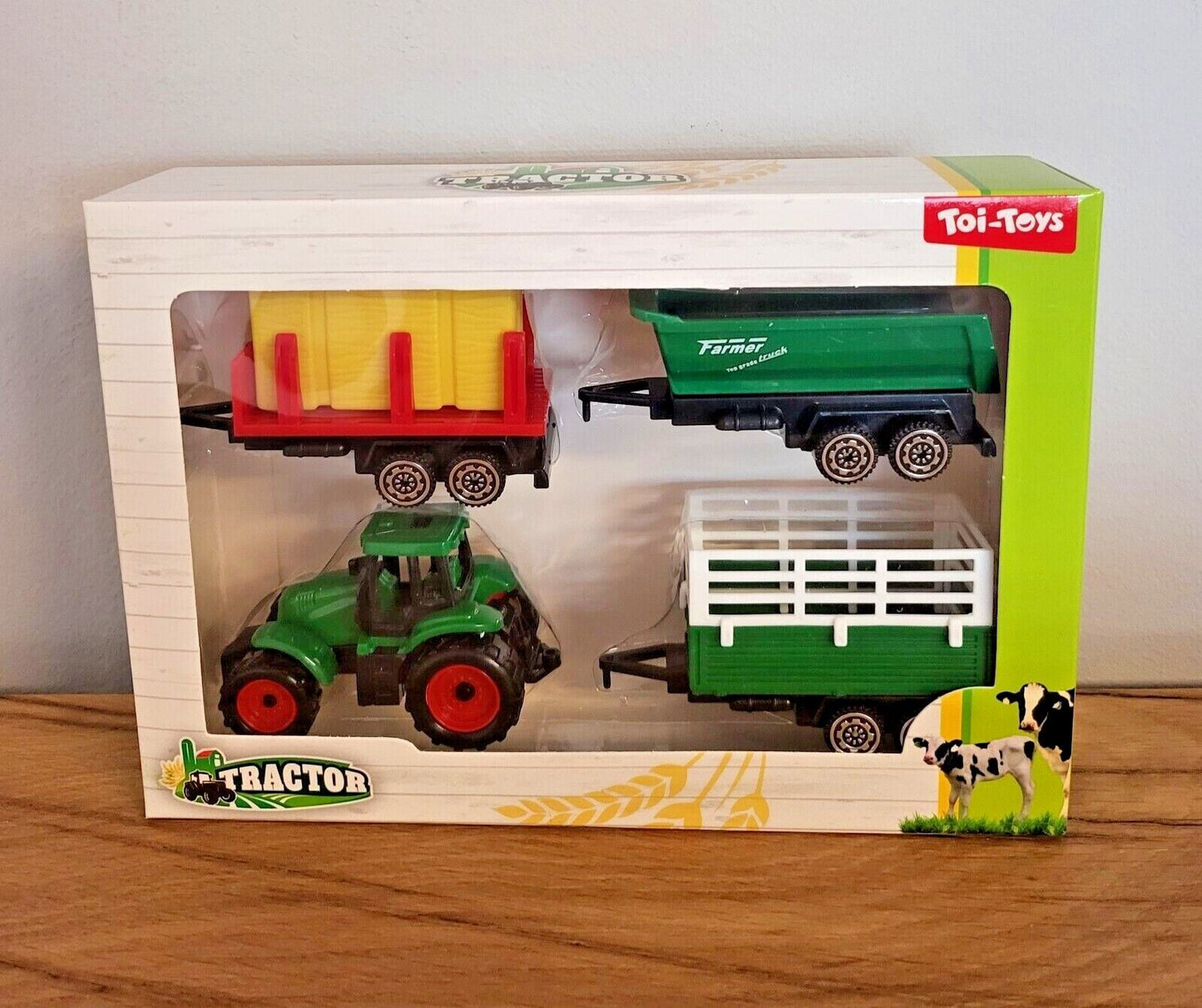 Traktor mit drei Anhänger Spielzeugauto Kinder Geschenkbox Bau Garten Fahrzeug ca. 14x21cm sortiert