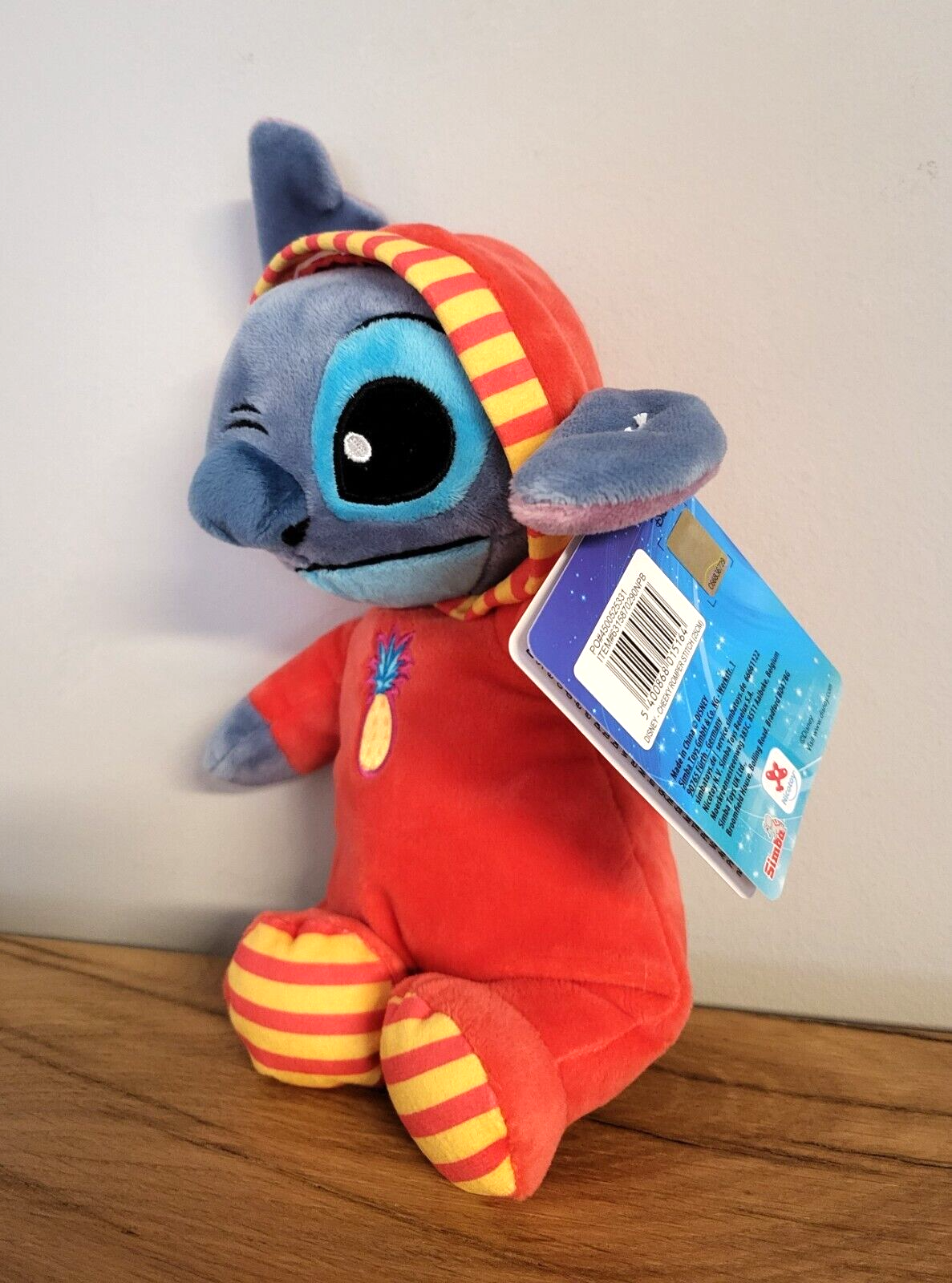 Disney Plüsch Stofftier Kuscheltier Stitch Pyjama Party im Strampler rot NEU