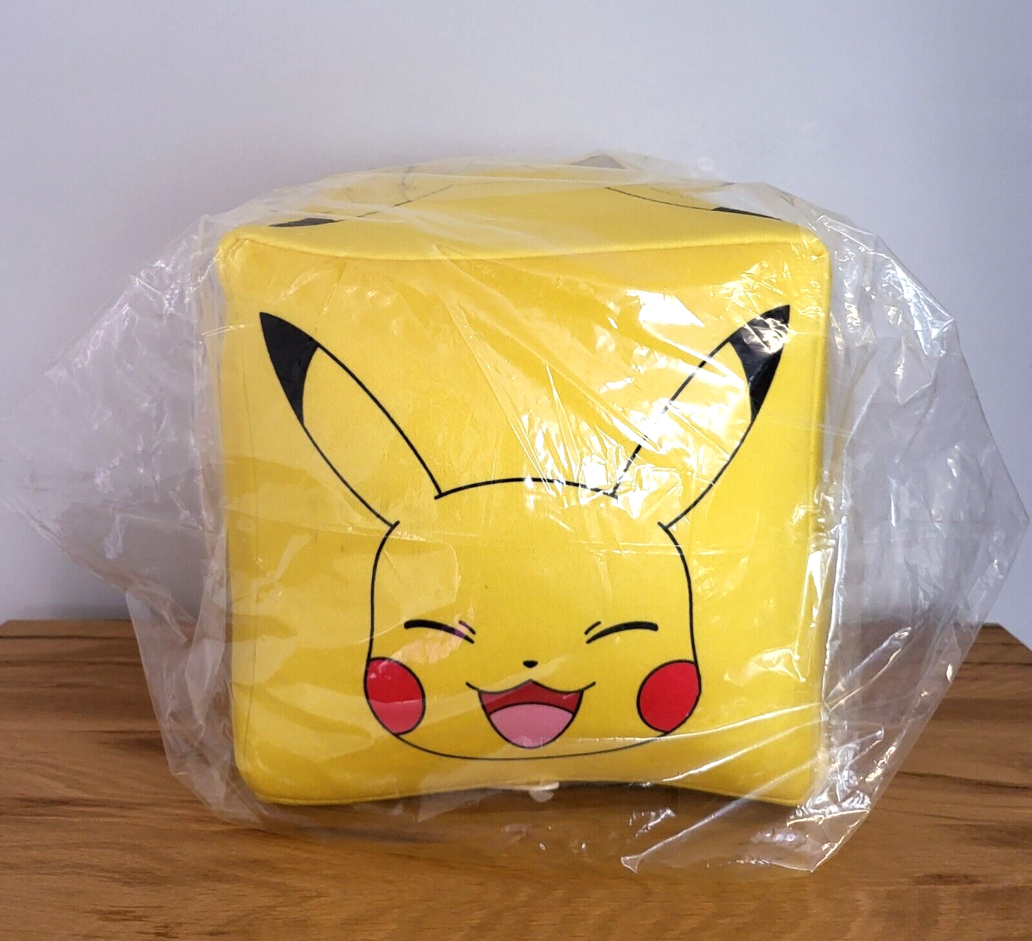 Pokemon Plüsch Pikachu Würfel Kissen Stofftier Kuscheltier Formkissen Sitzkissen Spielzeug Kinder NEU