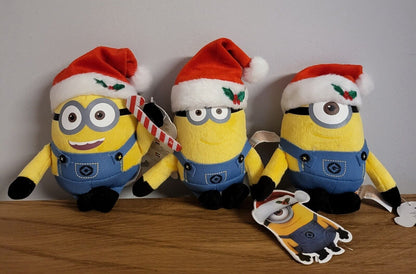 Minions Weihnachtsminion X-Mas 3fach sortiert Kevin/ Stuart /Otto Plüsch Bag Clip Schlüsselanhänger 13cm