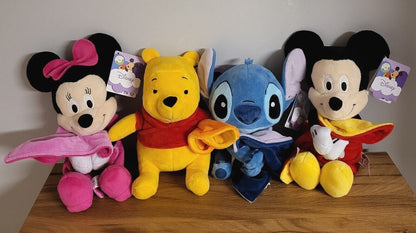 Disney Plüsch Stofftier Kuscheldecke Winnie Pooh Puuh Stitch Micky Mickey Minnie Maus mit Decke NEU