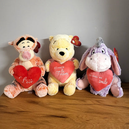 Disney Plüsch Stofftier Kuscheltier Figur I‑Aah IA mit Herz Smile Plüschtier Esel aus Winnie Puuh NEU
